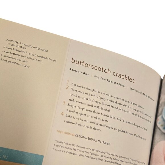 Pillsbury Bake Off Winners Cookbook 100 Top Recipes From The 42nd Contest - Picture 9 of 14